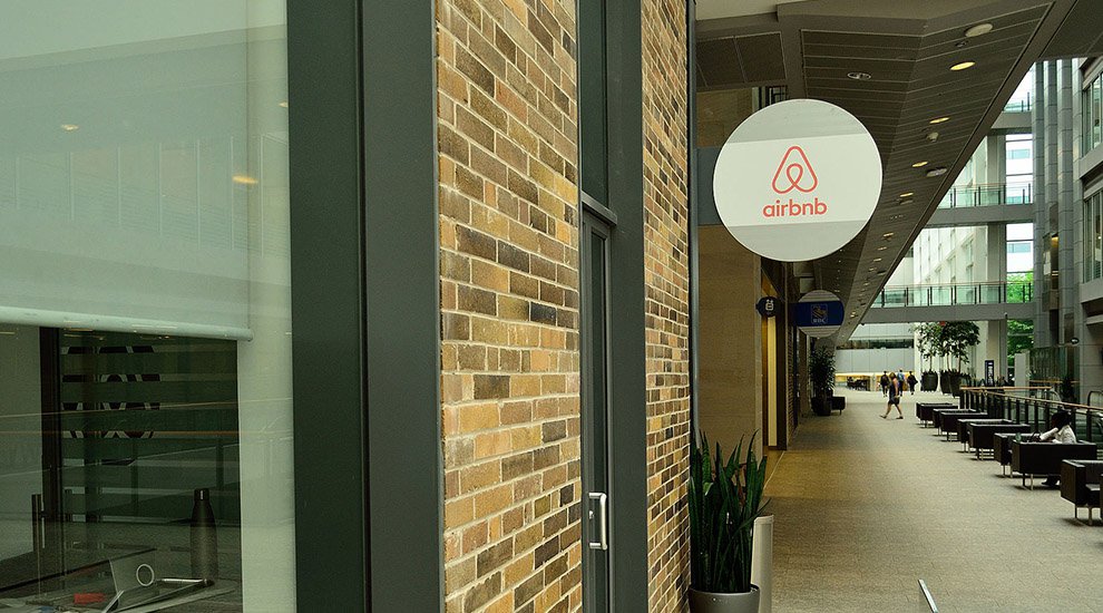 Airbnb Hire of ChangeTip Staff Sparks New Interest in Bitcoin and Blockchain for IoT
