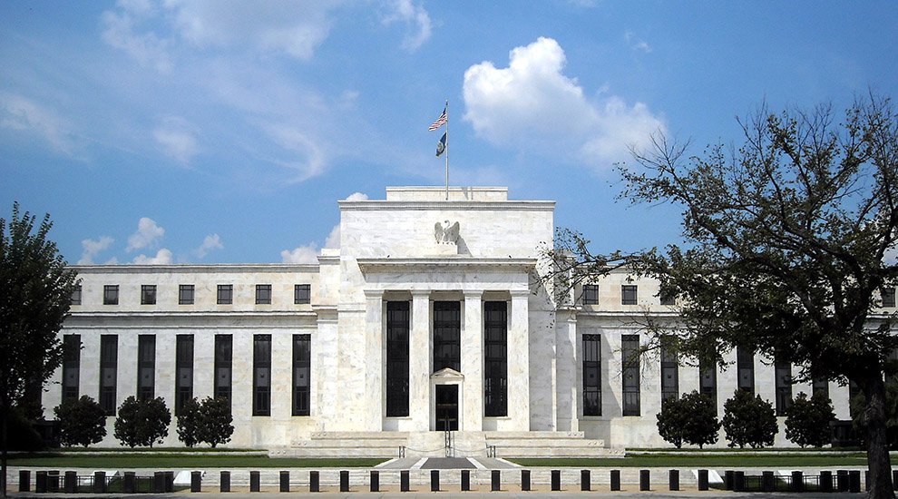 Central Banks Face 3 New Dilemmas in the Era of Bitcoin and Digital Currencies