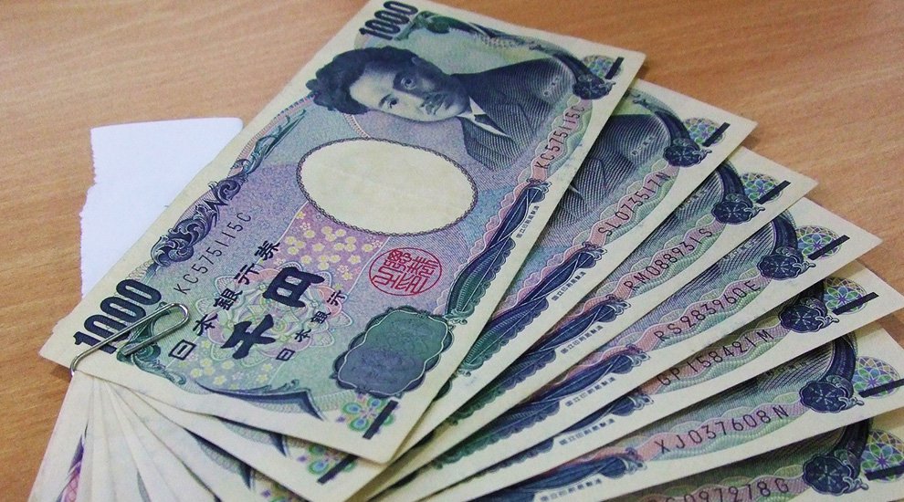Japan Considers Regulating Virtual Currencies as Conventional Currency Equivalents