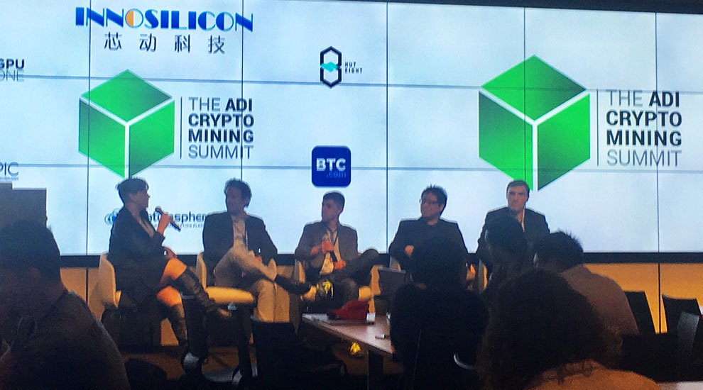 Moderator Amber Scott with panelists Scott Howard, Alex Petrov, Samson Mow and Jan Čapek